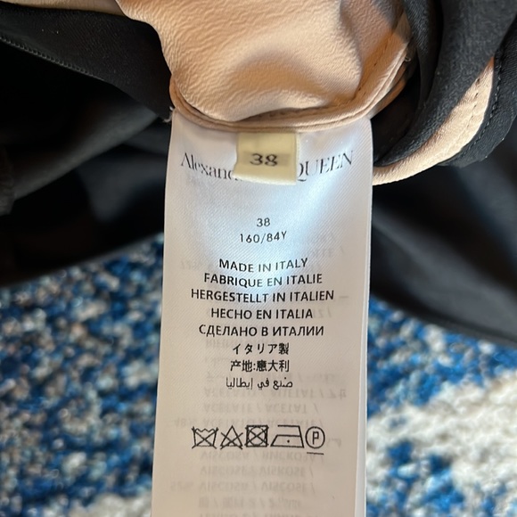 ALEXANDER MCQUEEN
Draped crepe and lace dress 38 - Picture 14 of 16